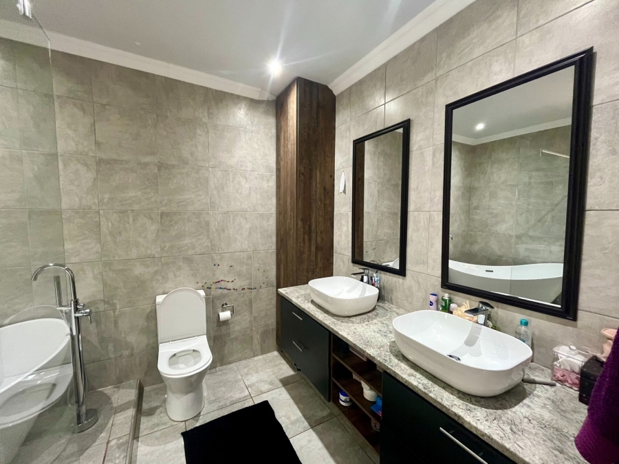 3 Bedroom Property for Sale in La Hoff North West